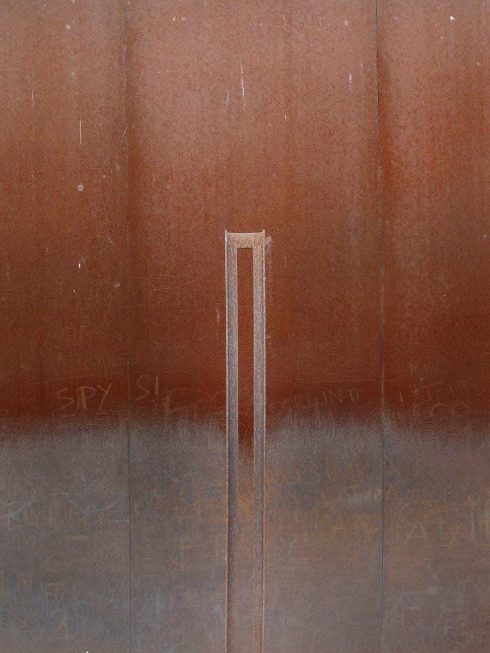 Extract view from the rusty Wall Memorial, Bernauer Straße